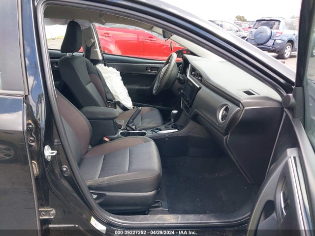 Toyota COROLLA LE 2018 2T1BURHE4JC055110 Image 5