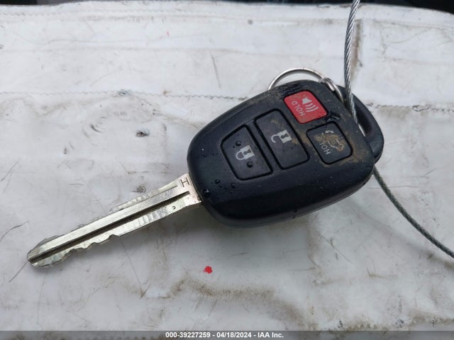 Toyota Highlander Le Plus 2018 5TDBZRFH1JS485666 Image 11