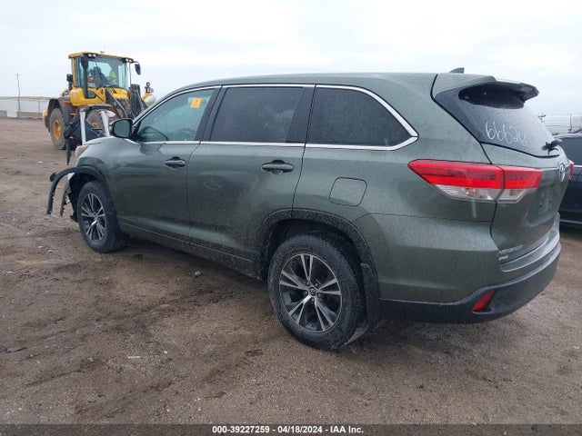 Toyota Highlander Le Plus 2018 5TDBZRFH1JS485666 Image 3