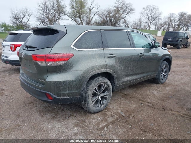 Toyota Highlander Le Plus 2018 5TDBZRFH1JS485666 Image 4