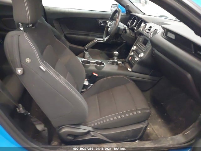Ford Mustang V6 2017 1FA6P8AMXH5292332 Image 5