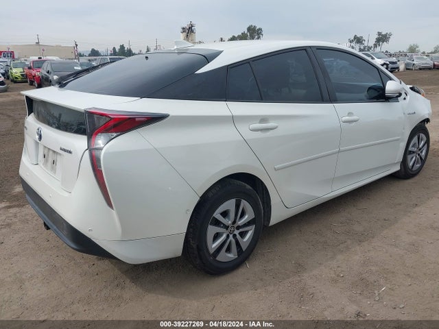Toyota Prius Two 2018 JTDKBRFU8J3058200 Image 4