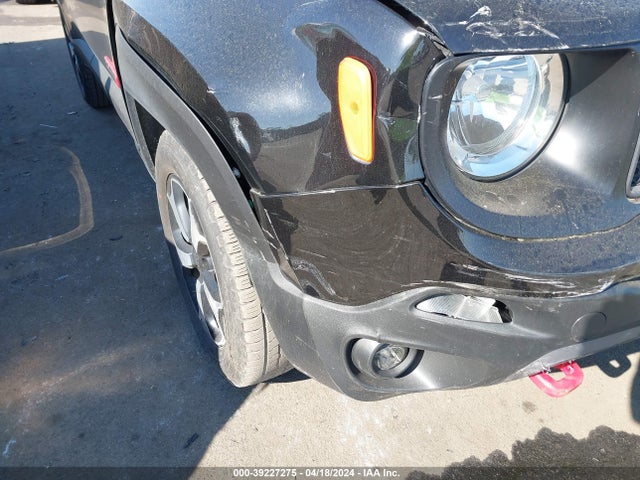 ZACNJDC16NPN71215 Jeep Renegade Trailhawk 4x4