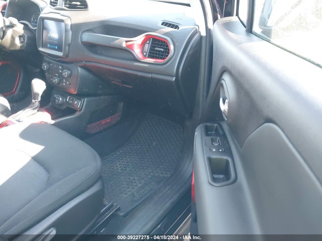 ZACNJDC16NPN71215 Jeep Renegade Trailhawk 4x4