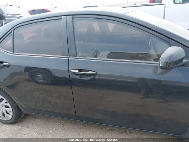 Toyota COROLLA LE 2018 5YFBURHE0JP813573 Image 12