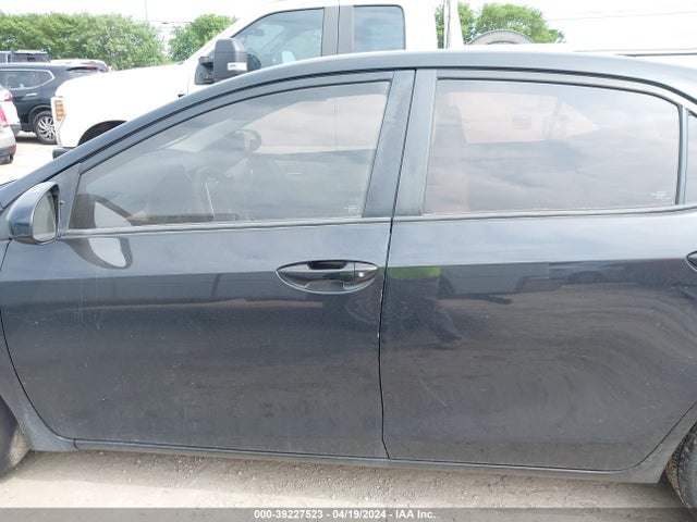 Toyota COROLLA LE 2018 5YFBURHE0JP813573 Image 13