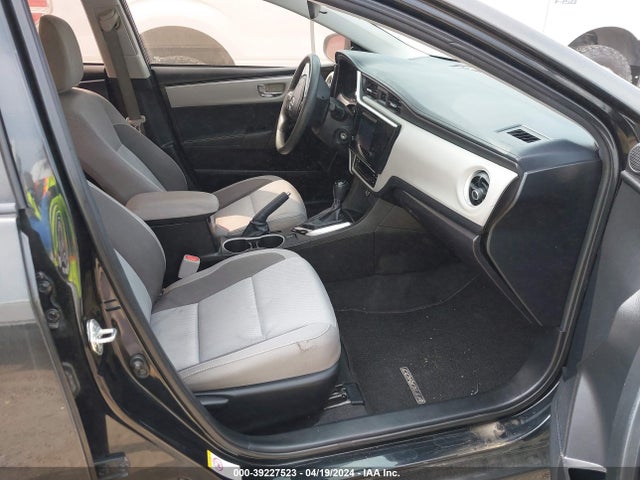 Toyota COROLLA LE 2018 5YFBURHE0JP813573 Image 5