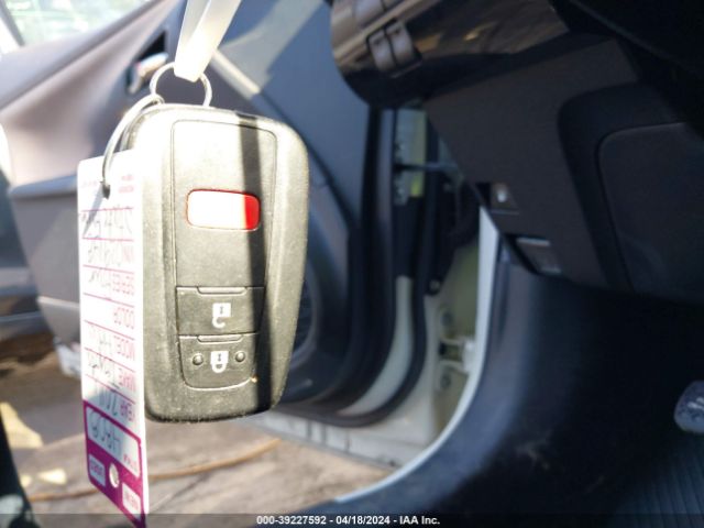 JTDKARFU3G3029148 Toyota Prius Four