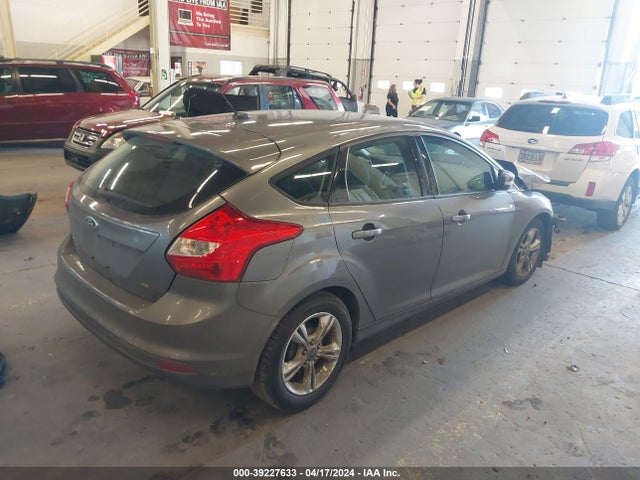 Ford FOCUS SE 2014 1FADP3K27EL382925 Image 4
