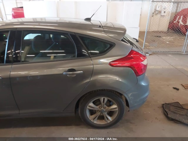 Ford FOCUS SE 2014 1FADP3K27EL382925 Image 6