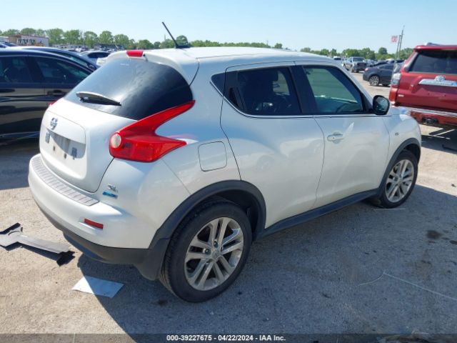 JN8AF5MR2ET350877 Nissan Juke Sl