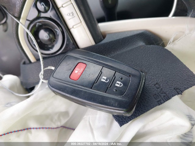 Toyota Prius Two 2017 JTDKBRFU2H3039216 Image 11