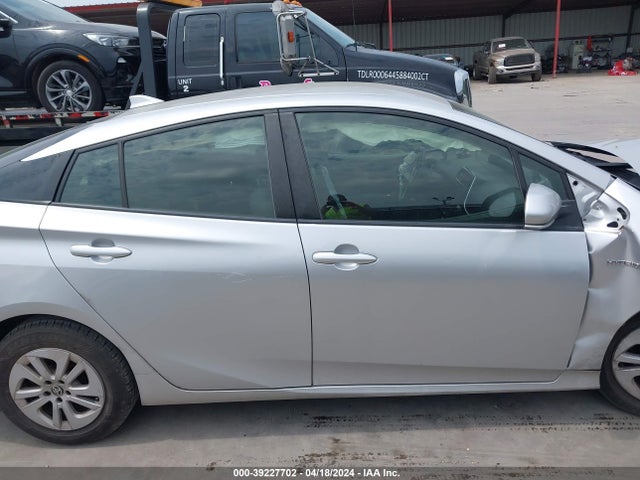 Toyota Prius Two 2017 JTDKBRFU2H3039216 Image 14