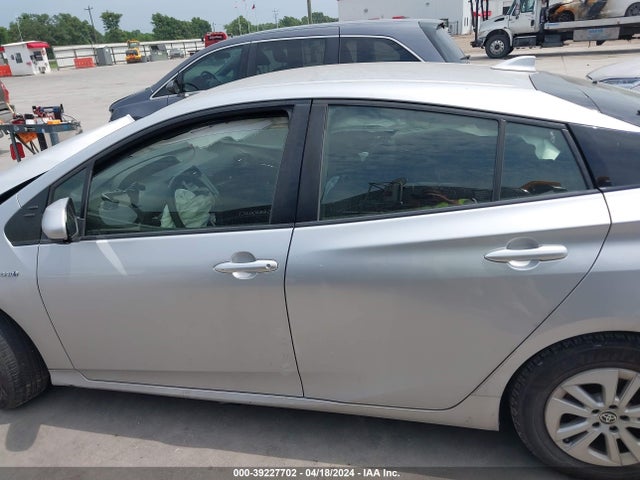 Toyota Prius Two 2017 JTDKBRFU2H3039216 Image 15