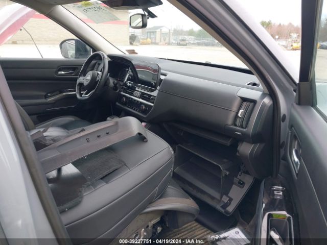 5N1DR3CC5NC201067 Nissan Pathfinder Sl 4wd