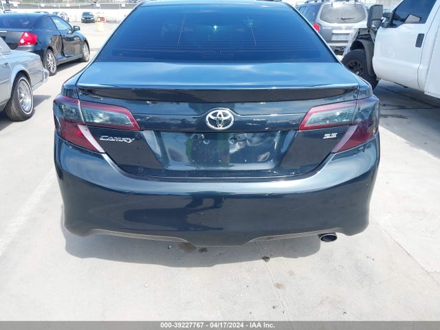 39227767 :رقم المزاد ، 4T1BF1FK1EU729805 vin ، 2014 Toyota Camry Se مزاد بيع