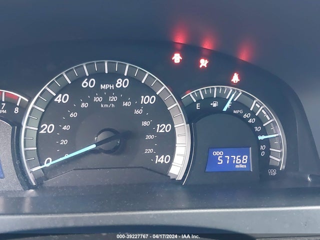39227767 :رقم المزاد ، 4T1BF1FK1EU729805 vin ، 2014 Toyota Camry Se مزاد بيع