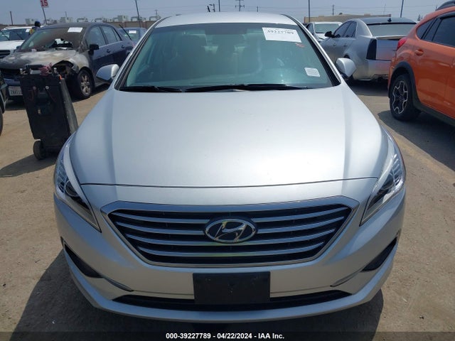 Hyundai SONATA SE 2017 5NPE24AF2HH574964 Image 12