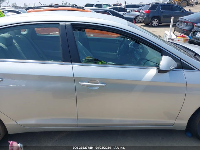 Hyundai SONATA SE 2017 5NPE24AF2HH574964 Image 13