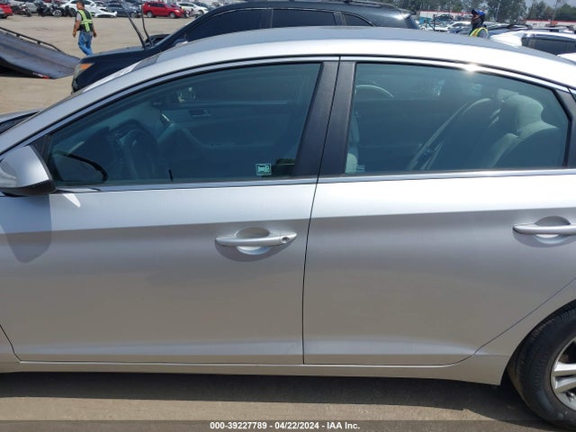 Hyundai SONATA SE 2017 5NPE24AF2HH574964 Image 14