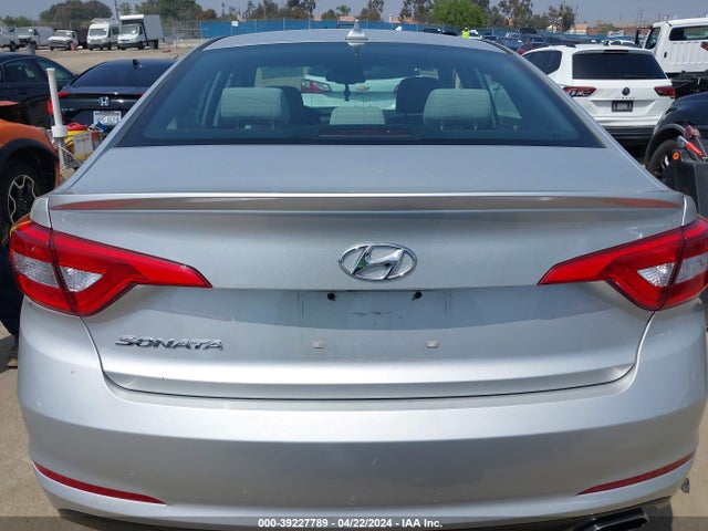 Hyundai SONATA SE 2017 5NPE24AF2HH574964 Image 16