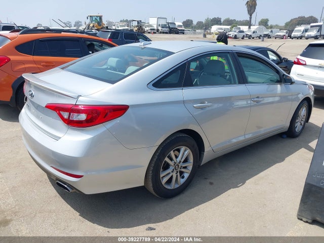 Hyundai SONATA SE 2017 5NPE24AF2HH574964 Image 4
