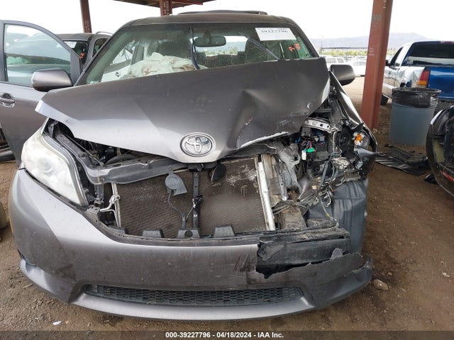 Toyota Sienna Le 8 Passenger 2017 5TDKZ3DC9HS820980 Image 12