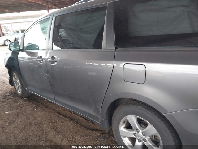 Toyota Sienna Le 8 Passenger 2017 5TDKZ3DC9HS820980 Image 14