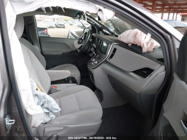 Toyota Sienna Le 8 Passenger 2017 5TDKZ3DC9HS820980 Image 5