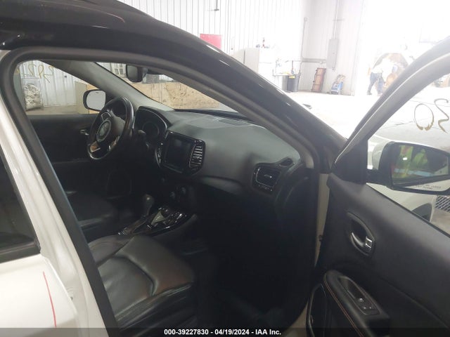 3C4NJDCBXHT688305 Jeep New Compass Limited 4x4