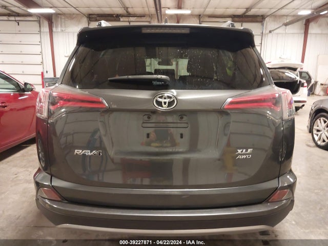 Toyota Rav4 Xle 2018 JTMRFREV1JD257743 Image 17