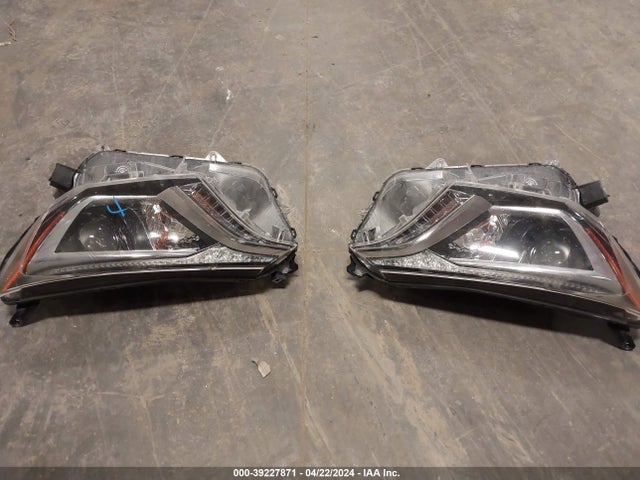 Toyota Rav4 Xle 2018 JTMRFREV1JD257743 Image 18