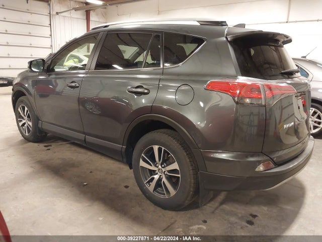 Toyota Rav4 Xle 2018 JTMRFREV1JD257743 Image 3