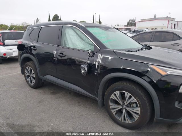 5N1AT3BA2MC683208 Nissan Rogue Sv Fwd