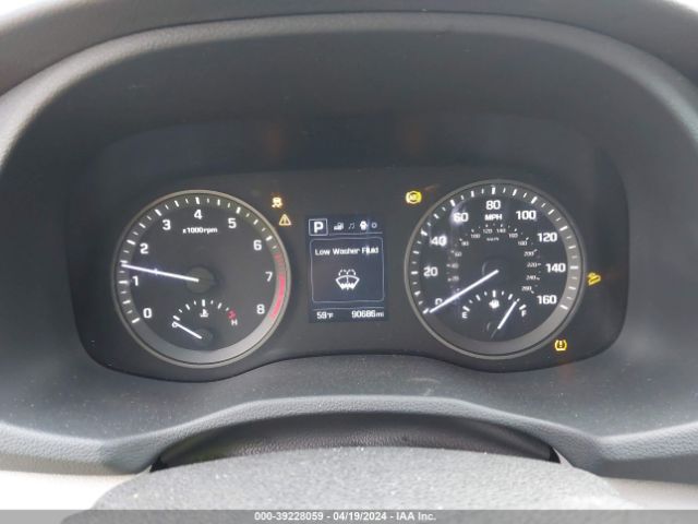 KM8J33A45JU656148 Hyundai TUCSON SEL
