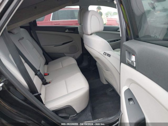 KM8J33A45JU656148 Hyundai TUCSON SEL