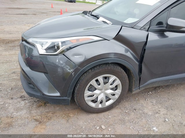 Toyota C-HR LE 2019 JTNKHMBX5K1026508 Image 17