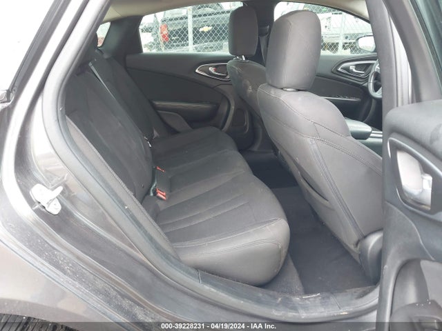 Chrysler 200 Limited 2015 1C3CCCAB2FN616319 Image 8