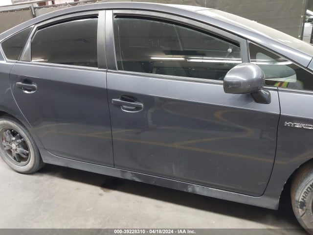 Toyota Prius Two 2015 JTDKN3DU3F1964149 Image 13
