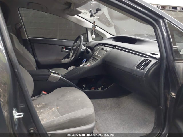 Toyota Prius Two 2015 JTDKN3DU3F1964149 Image 5