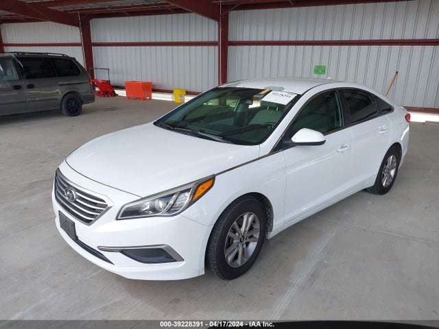Hyundai SONATA SE 2017 5NPE24AF2HH438088 Image 2