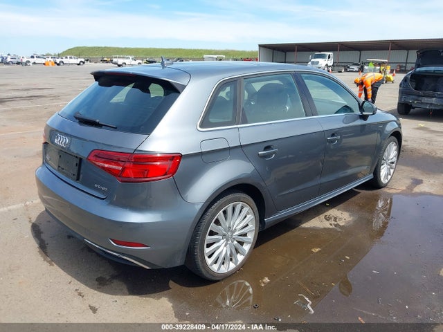 WAUTPBFF2HA041975 Audi A3 E-tron 1.4t Premium