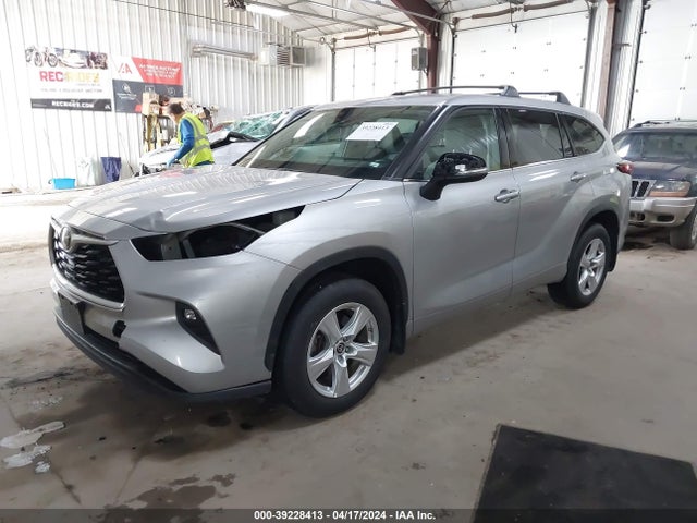 Toyota Highlander Le 2022 5TDBZRBH5NS587094 Image 2