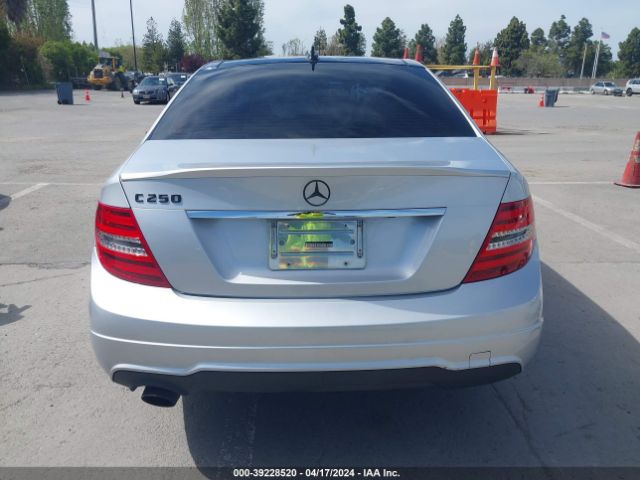 WDDGF4HB5EA940120 Mercedes-Benz C 250 Luxury/sport