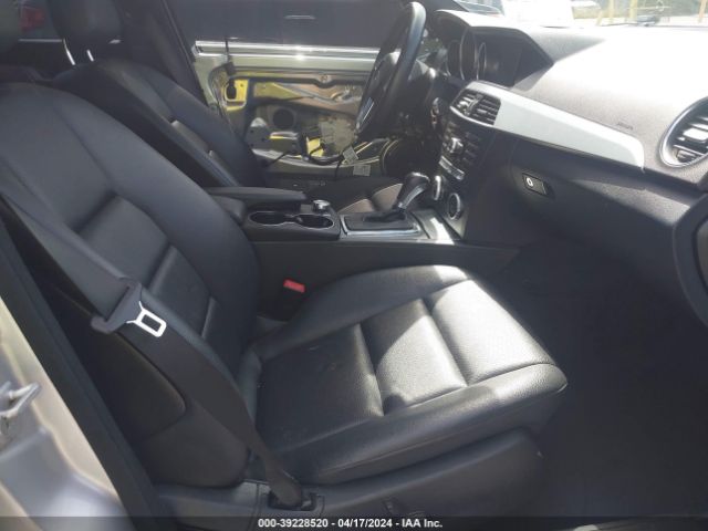 WDDGF4HB5EA940120 Mercedes-Benz C 250 Luxury/sport
