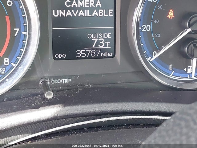 Toyota COROLLA LE 2018 2T1BURHE6JC098086 Image 16