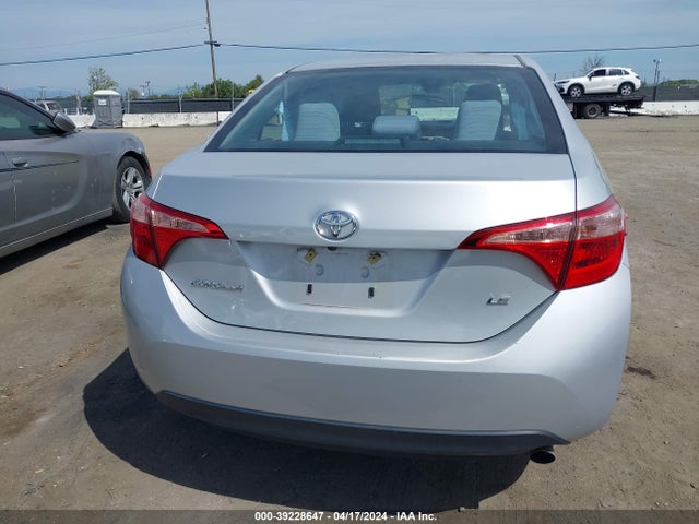 Toyota COROLLA LE 2018 2T1BURHE6JC098086 Image 17