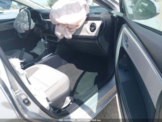 Toyota COROLLA LE 2018 2T1BURHE6JC098086 Image 5