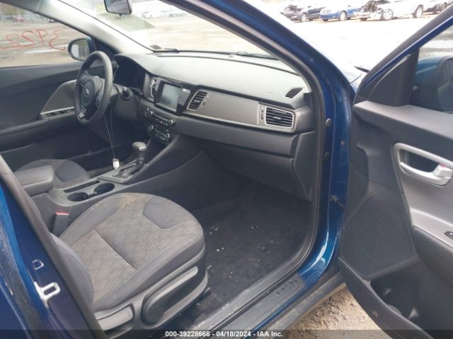 KNDCB3LC9J5124027 KIA NIRO LX