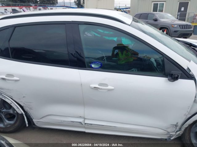 1FMCU0MN6PUA52111 Ford Escape St-line